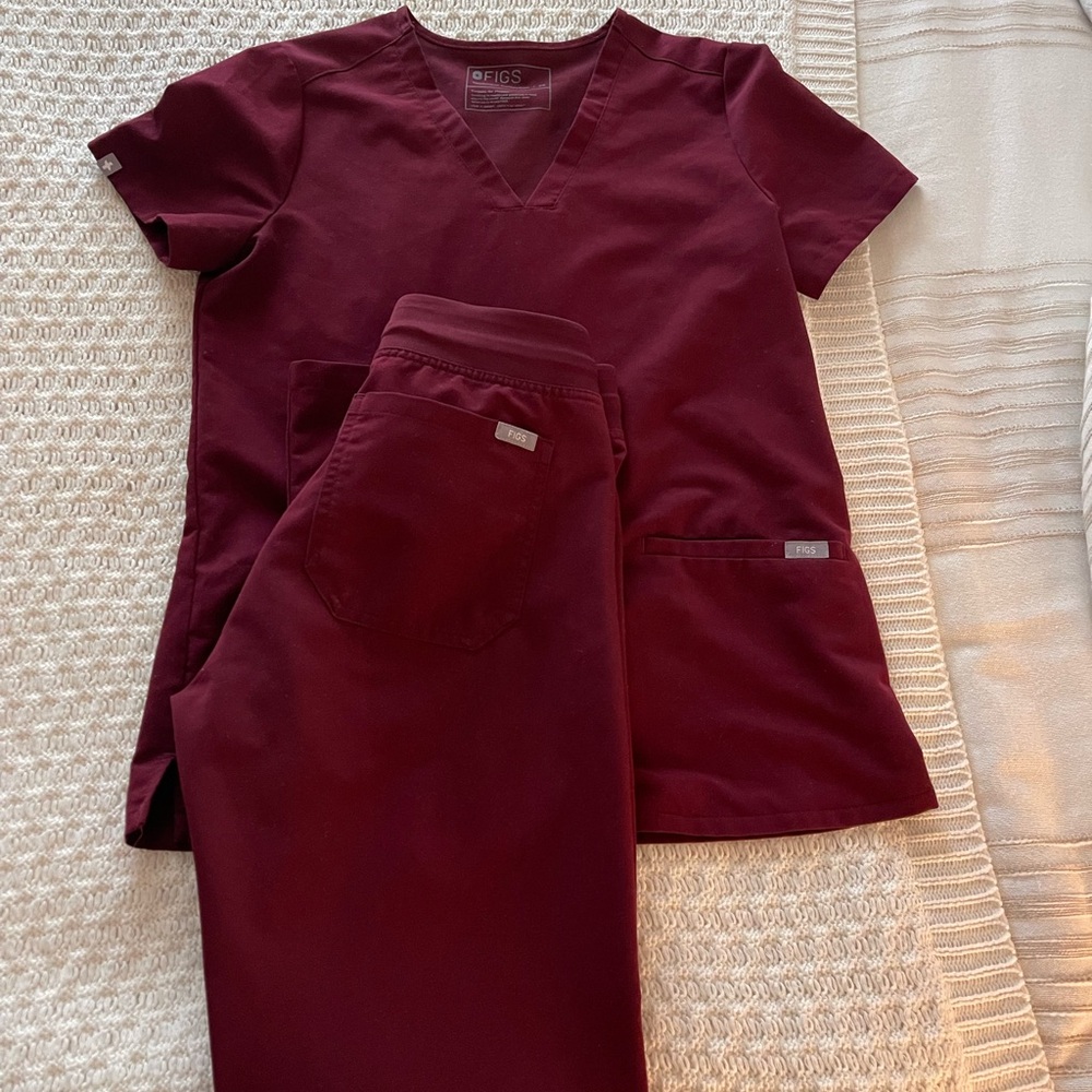 Figs Burgundy Scrub Set